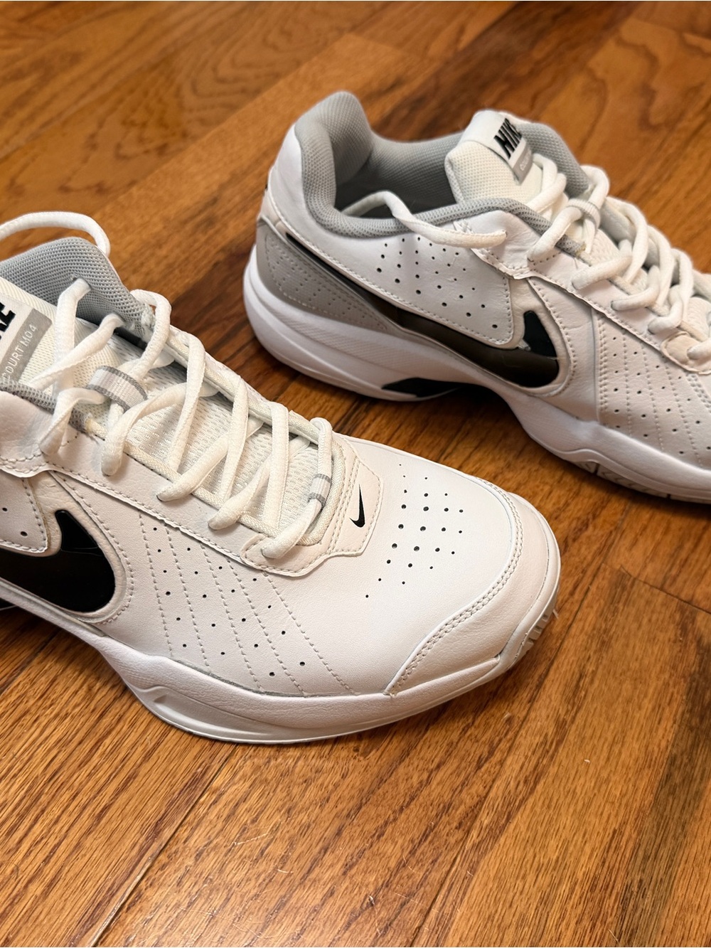 Nike Air Court Mo IV White Black Tennis Shoes Mens Size 10 429776-103 - Picture 4 of 10